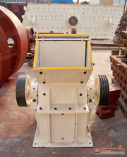 High efficient hammer crusher/crushing machine/stone crusher/rock  cru